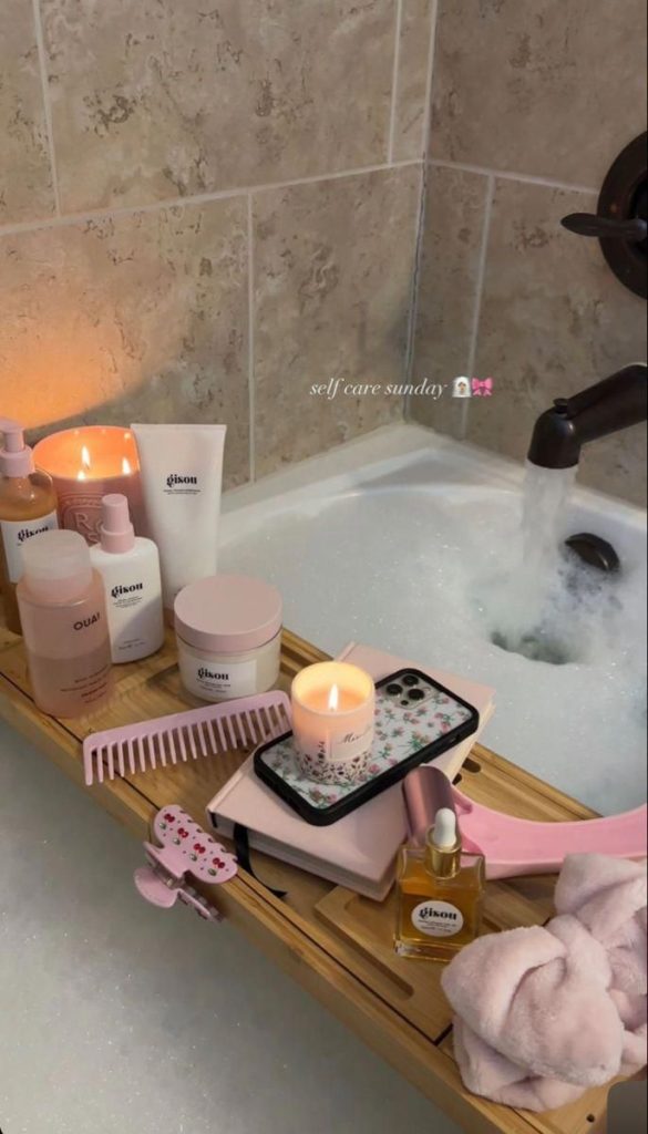 aesthetic daily life story template aesthetic self-care Sunday Instagram story template with bath and candles