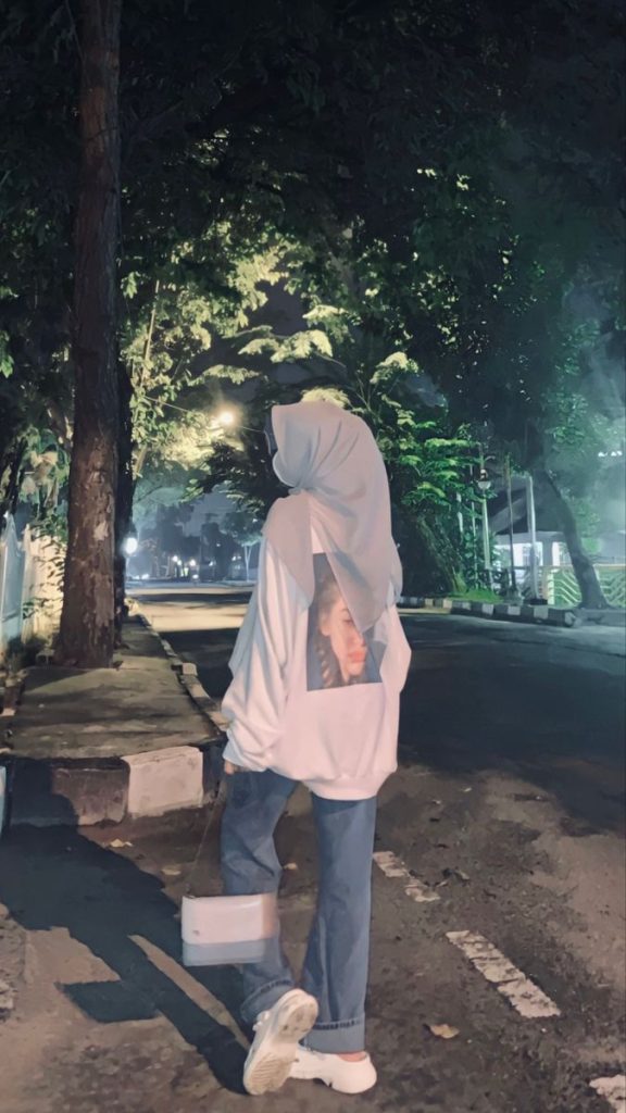 aesthetic fashion story template aesthetic OOTD Instagram story template with photo placeholder and outfit details